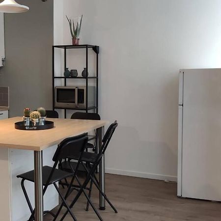 Logement 5 Personnes Proche Cv Et Parking Prive Apartment Saint-Etienne  Exterior photo